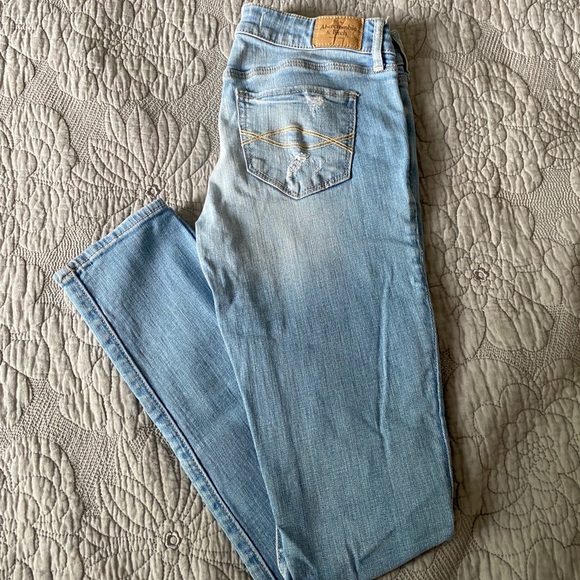Abercrombie & Fitch Skinny Jeans - Picture 2 of 5